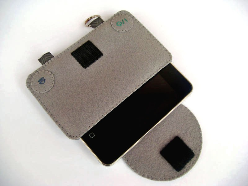 Illustration for article titled PlayStation Meets Apple In The Best iPhone Case We've Ever Seen